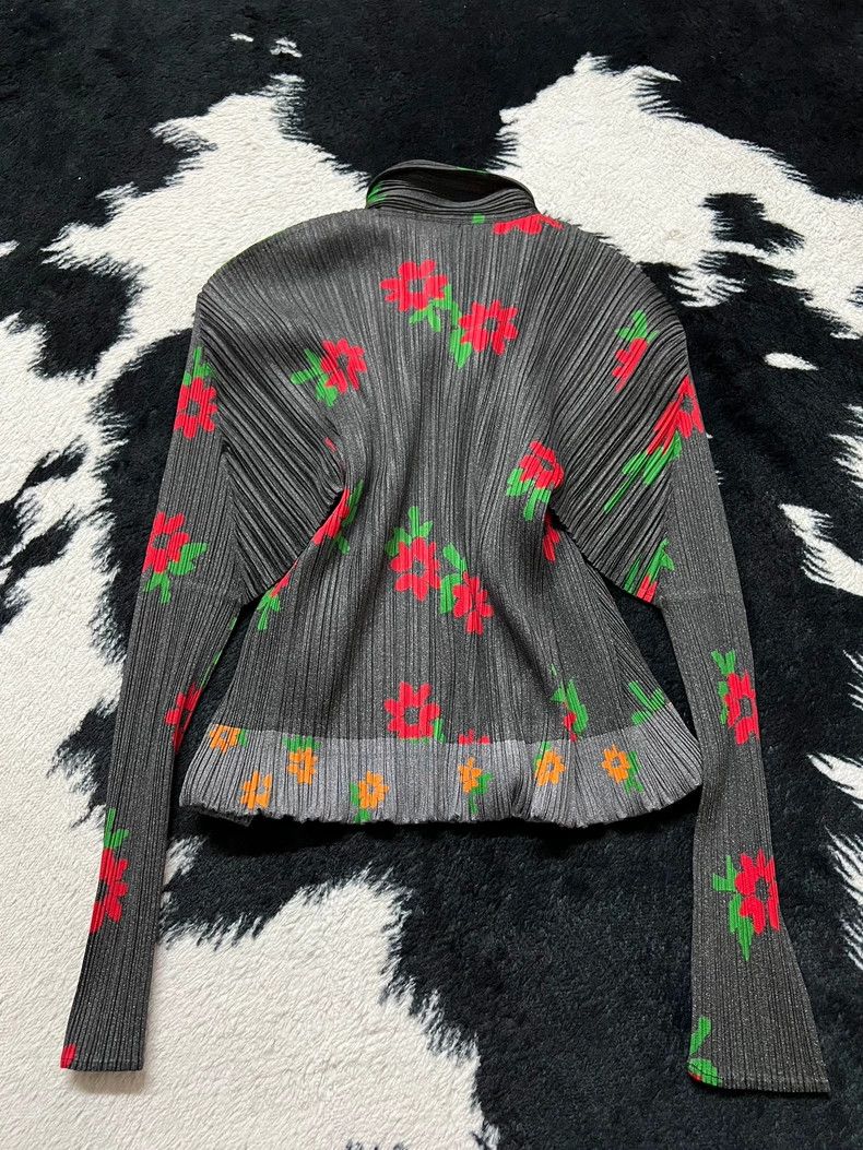 Issey Miyake Issey Miyake size:4 A grey floral top Size M / US 6-8 / IT 42-44 - 3 Thumbnail