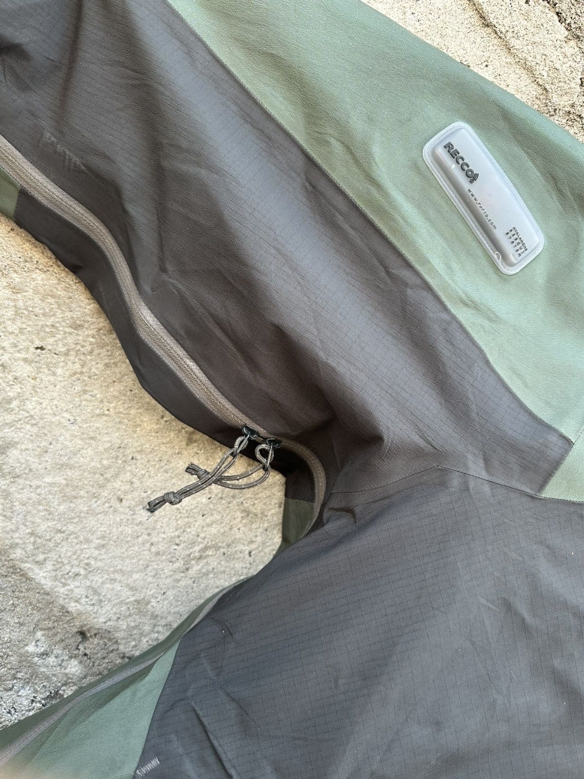 Arc'teryx × Goretex × Vintage vintage Arcteryx goretex XCR Recco Jacket Size US L / EU 52-54 / 3 - 7 Thumbnail