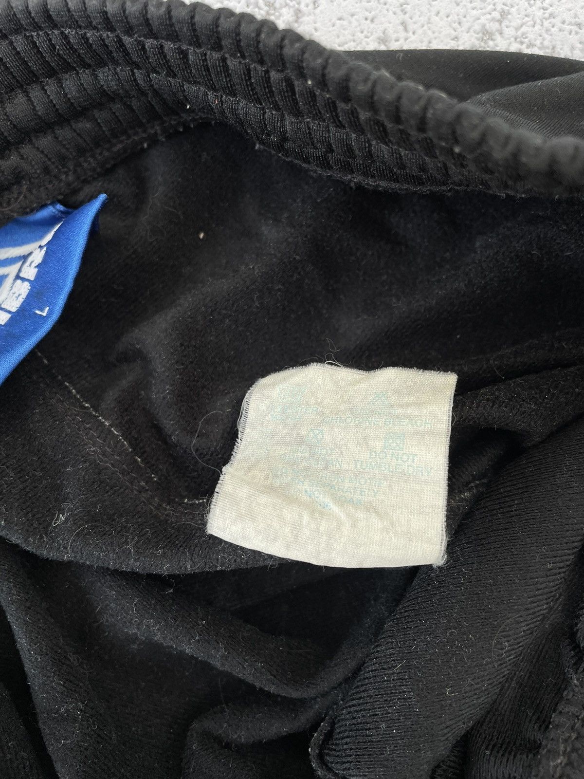 Umbro Vnt Rare❗️Manchester United 90s Sharp Umbro Track Pants Size US 34 / EU 50 - 8 Thumbnail