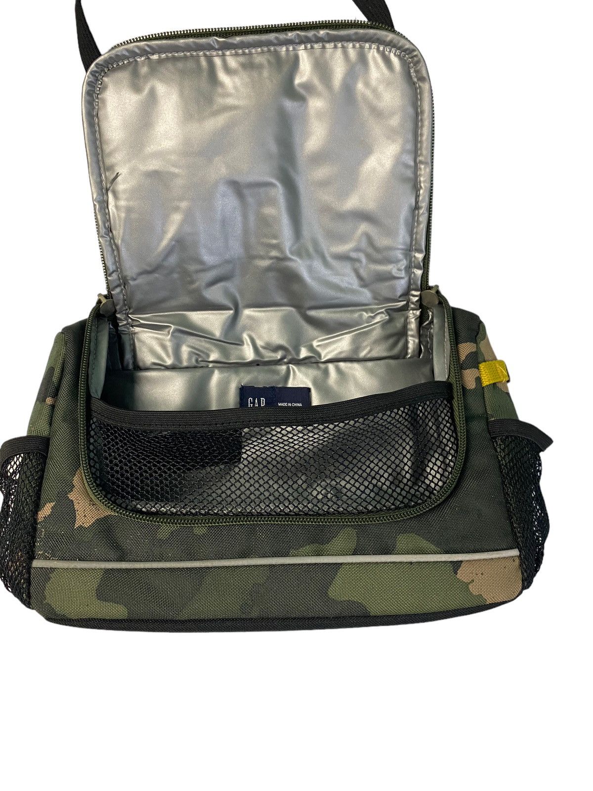 Designer × Gap × Vintage 👍 GAP KIDS CAMO sling bag Clutch backpack outdoor y2k Size ONE SIZE - 16 Thumbnail