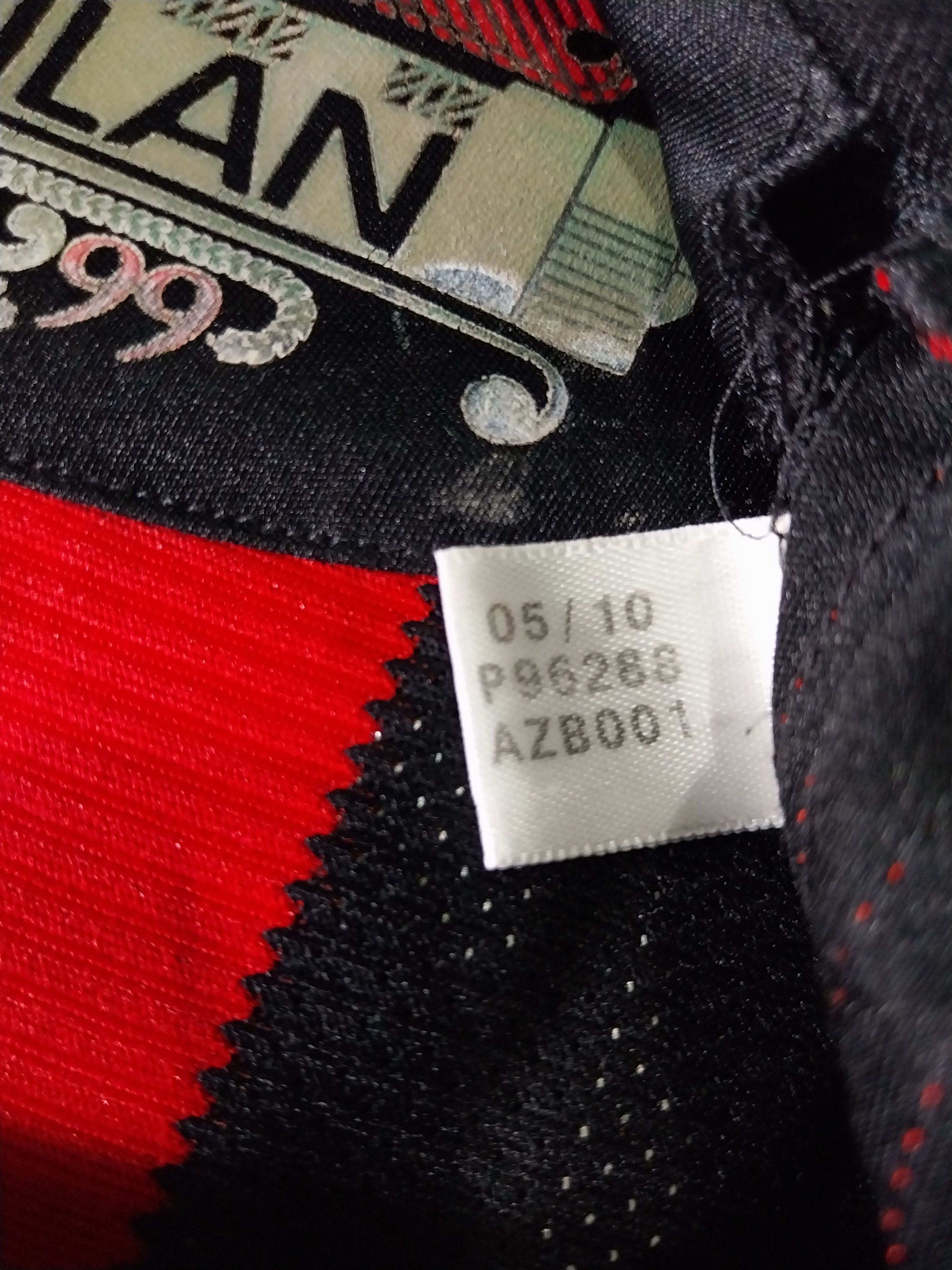 Adidas Ac milan home 2010/2011 inzaghi jersey football Size US M / EU 48-50 / 2 - 8 Thumbnail