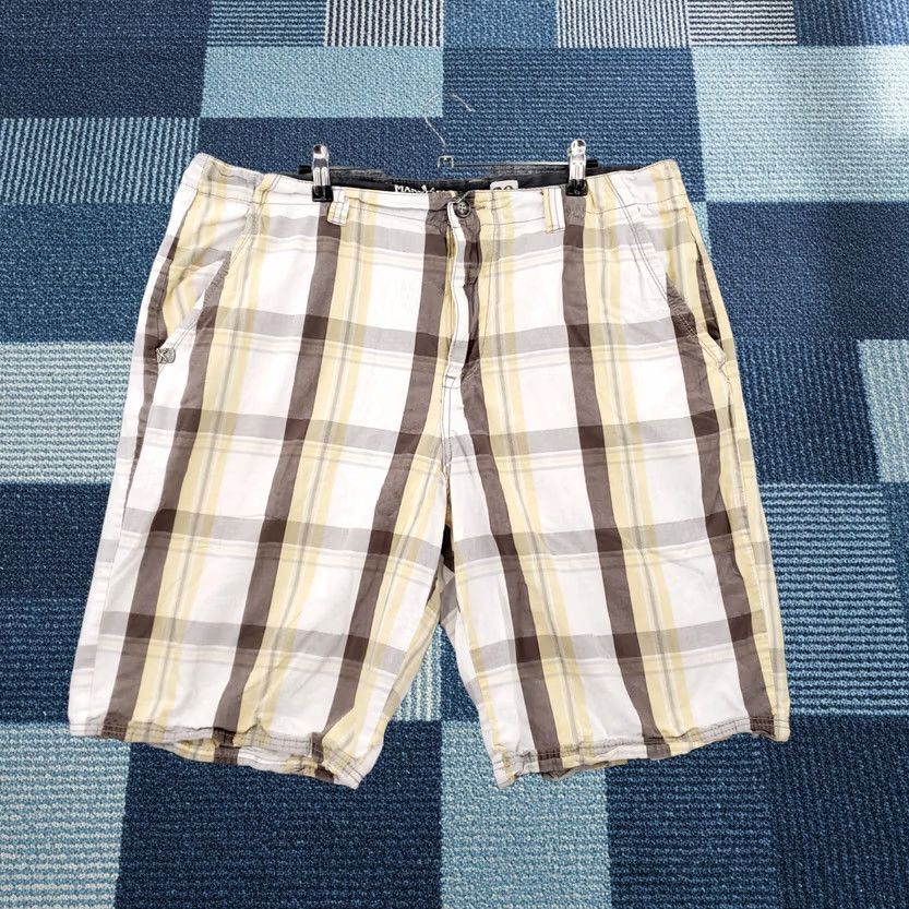 Vintage Marc Ecko Shorts Mens 38 White Brown Chino Cut & Sew Plaid Outdoor 10" Size US 38 / EU 54 - 1 Thumbnail