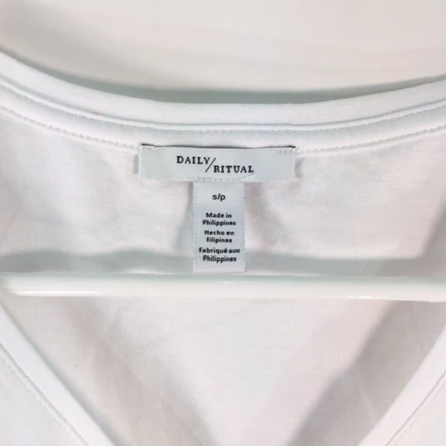 Vintage DAILY RITUAL Womens Tunic T-Shirt V Neck Solid White Size Medium Casual Size M / US 6-8 / IT 42-44 - 3 Thumbnail