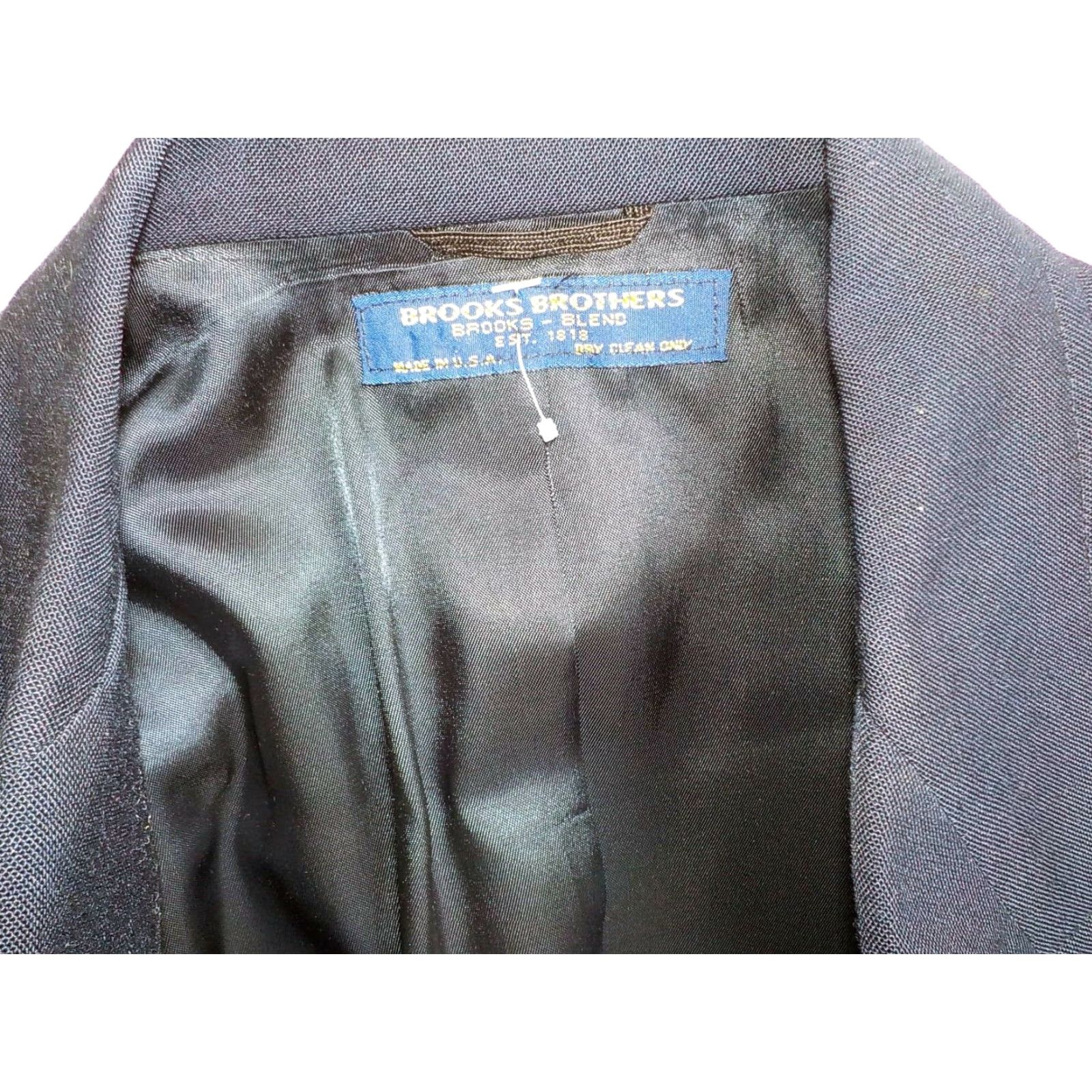 Brooks Brothers VINTAGE Brooks Brothers Blazer Navy 2 Button Gold Buttons 43REG Brooks Blend 90s Men Blazer Regular Length Sleeve 23" 30.5" Navy Gold Mens Size 46R - 6 Thumbnail
