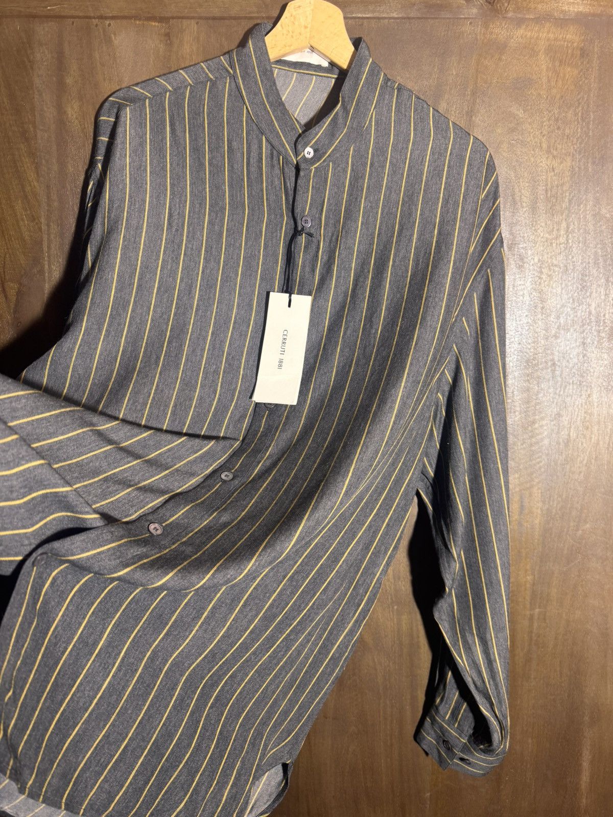 Cerruti 1881 cerruti 1881 oversized fluid stripped shirt 38 runway Size US S / EU 44-46 / 1 - 7 Thumbnail