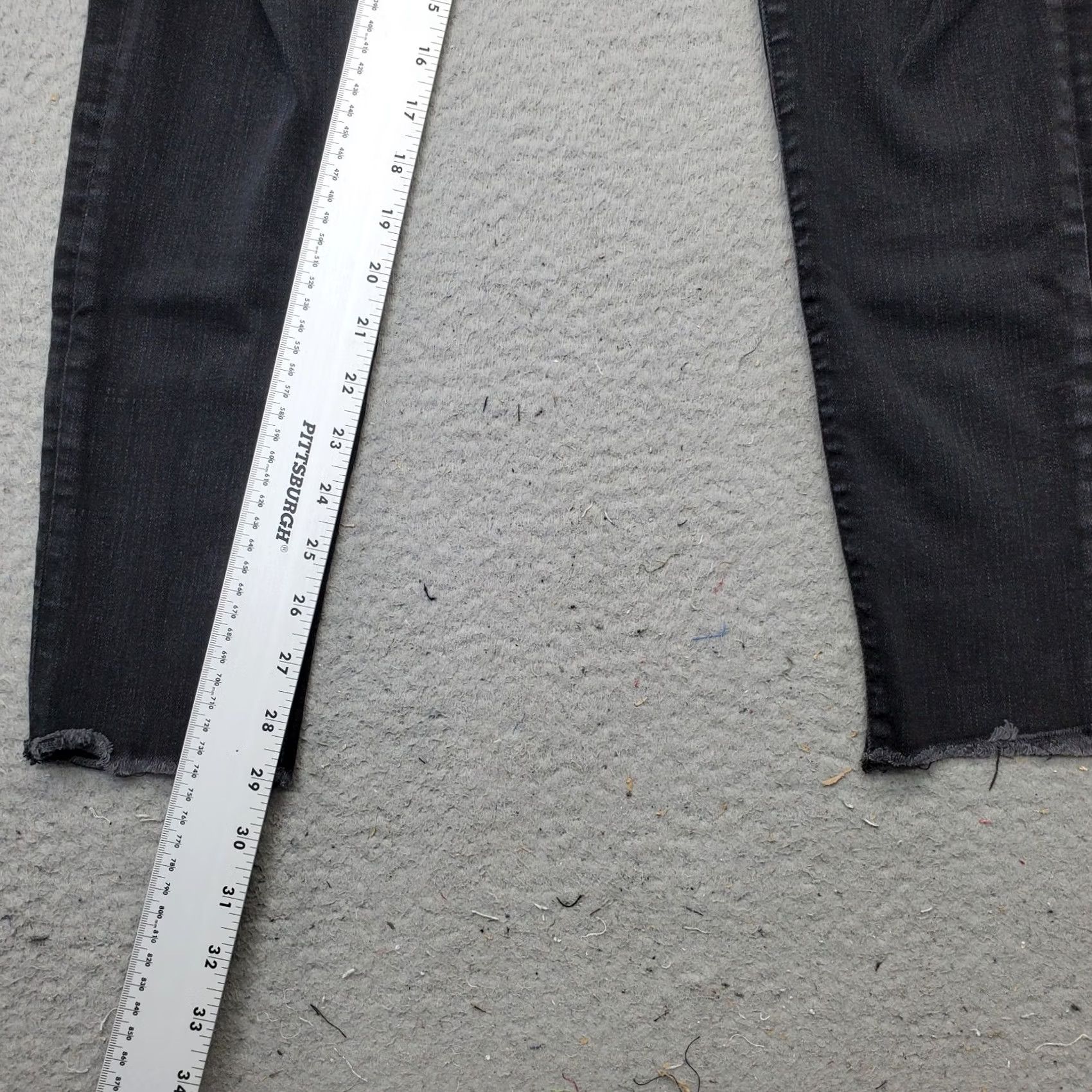Abercrombie & Fitch Abercrombie & Fitch Skinny Jeans Womens 28 Black Cotton Distressed Frayed Hem Jeans Size 28" / US 6 / IT 42 - 4 Thumbnail