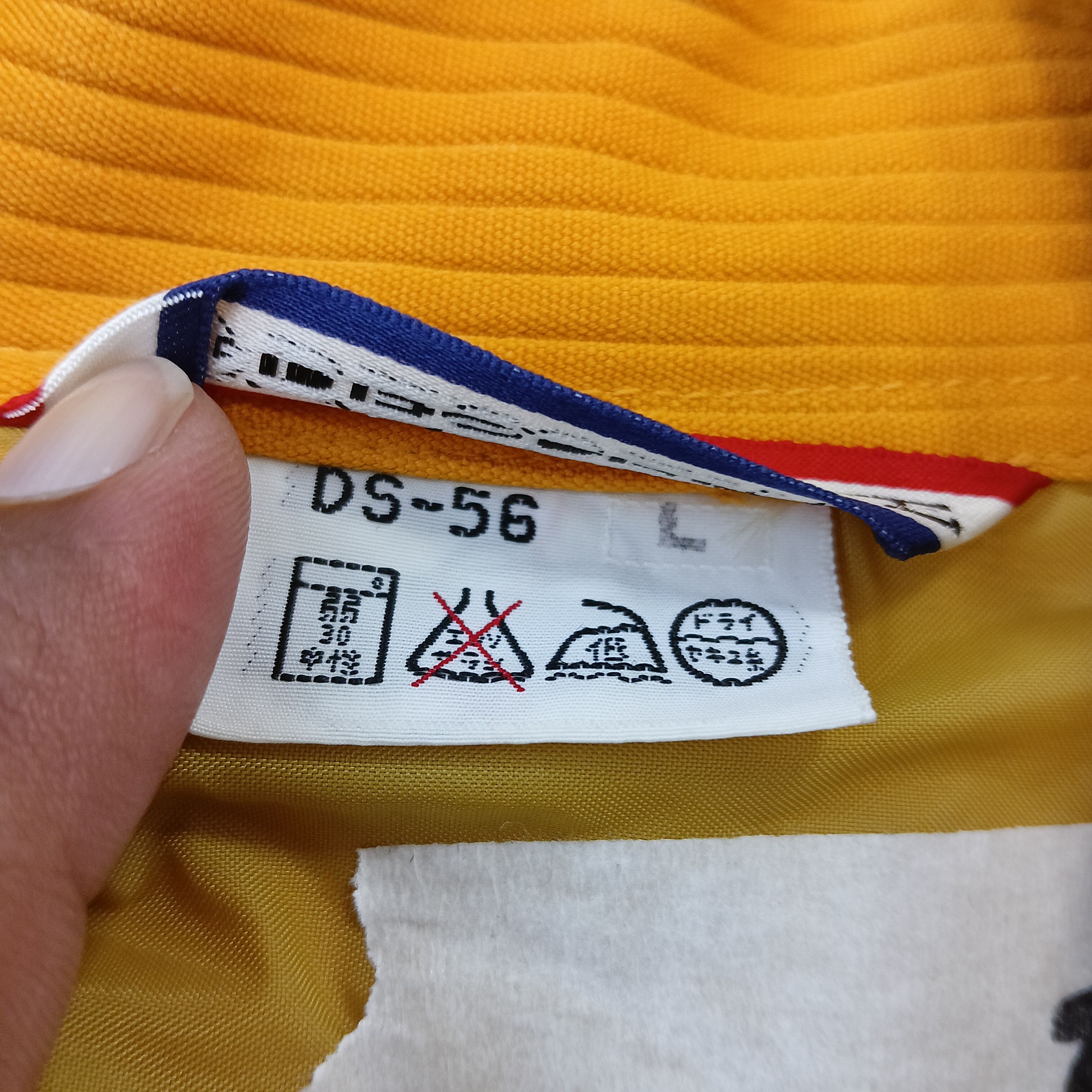 Descente DESCENTE POCKET RARE BUTTON JAPANESE BRAND M Size US M / EU 48-50 / 2 - 7 Thumbnail