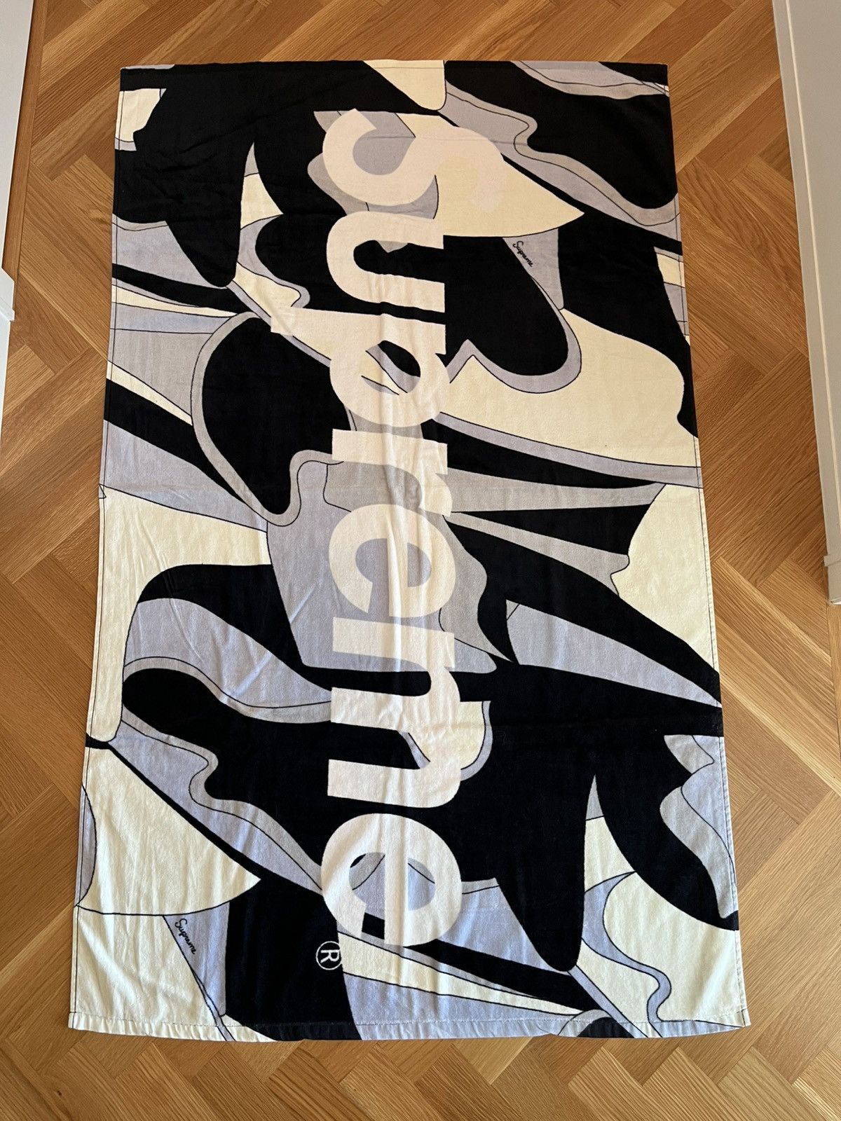 Supreme Supreme Grand Prix Beach Towel | Grailed