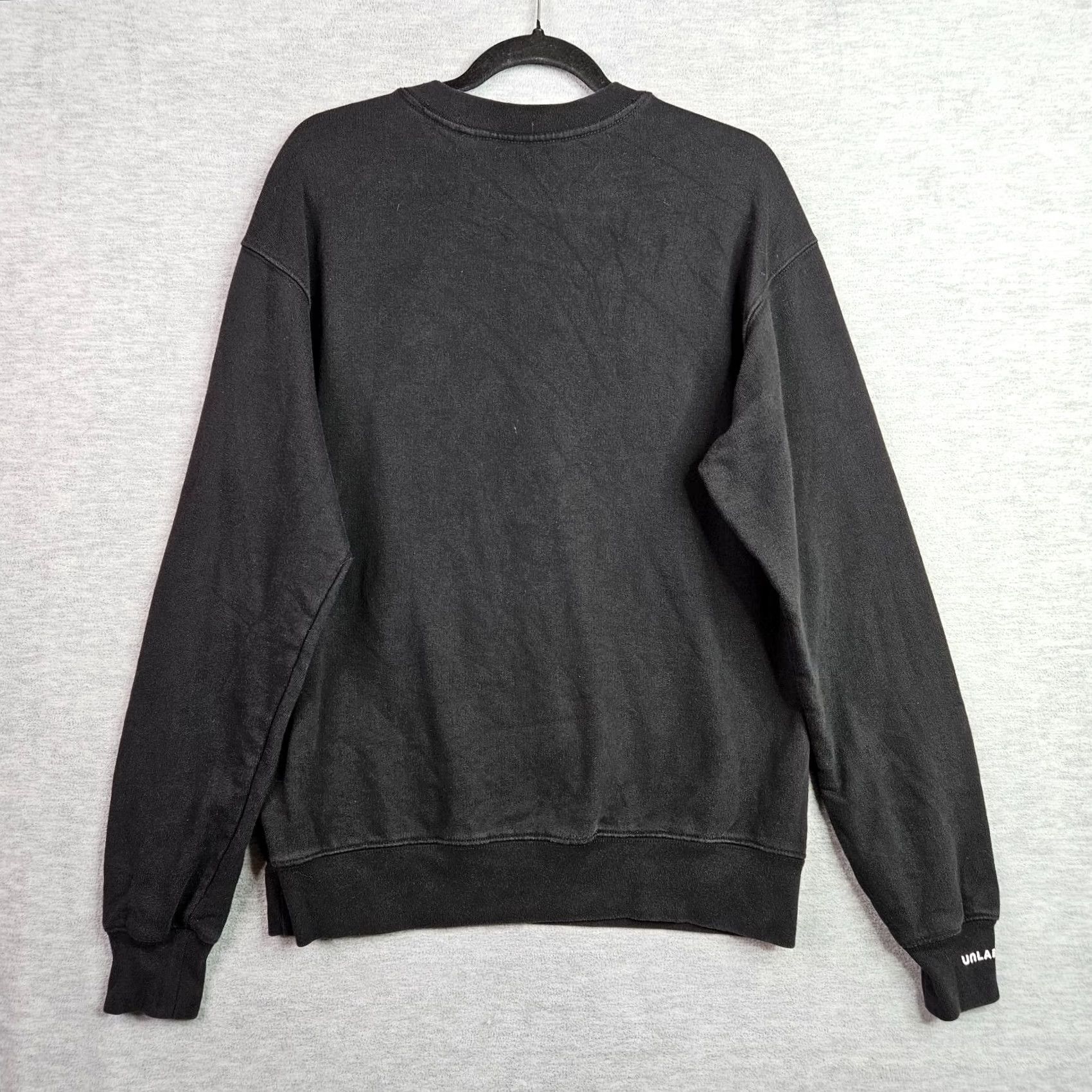 Vintage Unlabeled Men’s Medium Black Graphic Crewneck Sweatshirt Pullover Size US M / EU 48-50 / 2 - 2 Thumbnail