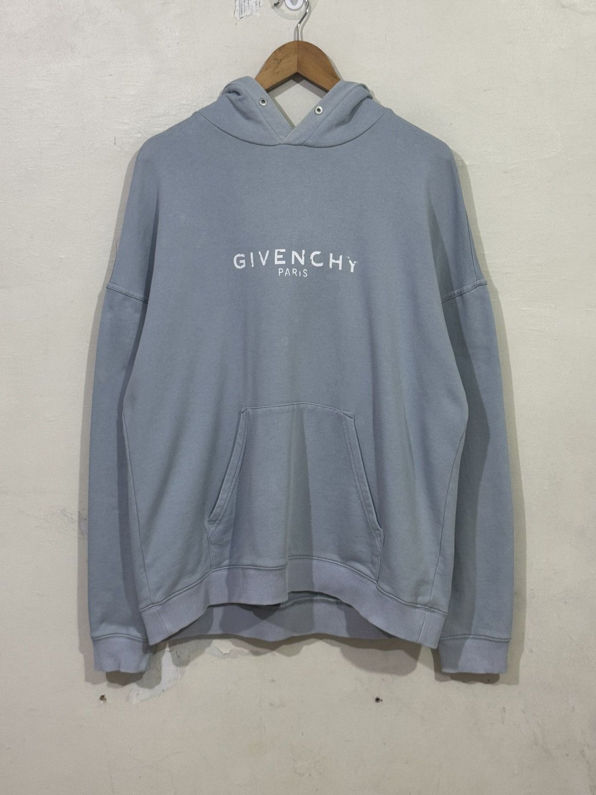 Givenchy Givenchy Distressed Logo Hoodie Size US L / EU 52-54 / 3 - 1 Thumbnail