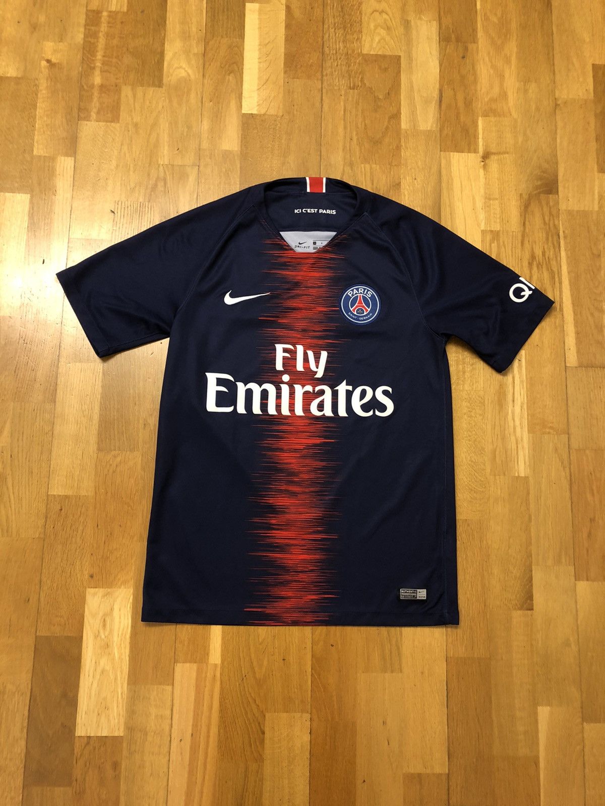Vintage PARIS SAINT GERMAIN NIKE CLASSIC HOME SOCCER FOOTBALL JERSEY Size US S / EU 44-46 / 1 - 1 Thumbnail