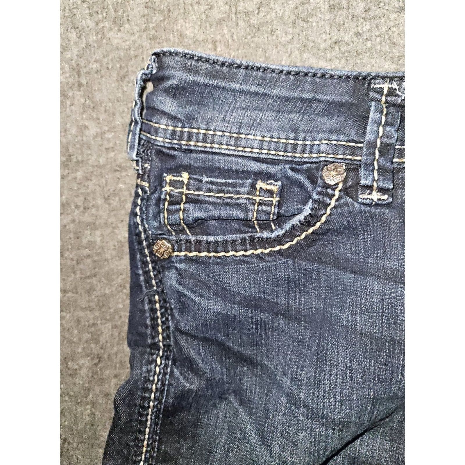 Silver Jeans Co. Silver Jeans Capri Jeans Women's 27 Low Rise Blue Embroidered Sequins Preppy Size 27" / US 4 / IT 40 - 7 Thumbnail