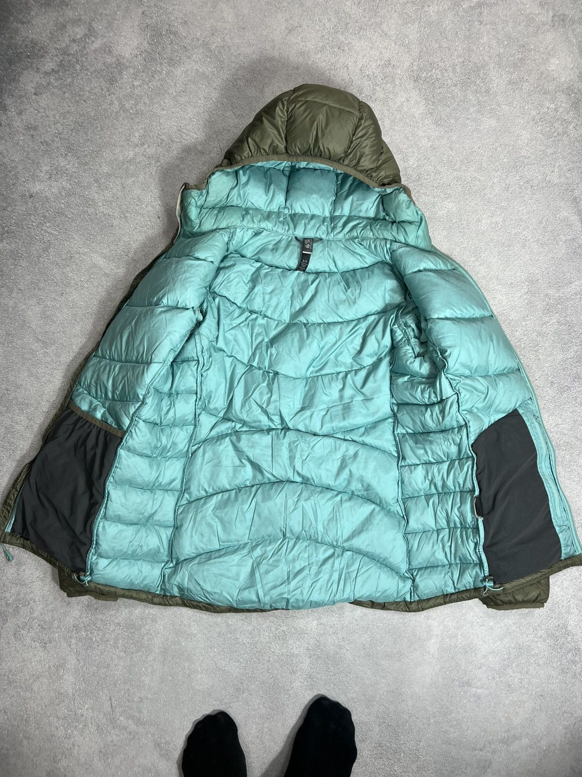 Mountain Hardwear Mountain Hardwear Outdoor Gorpcore Down Puffer Jacket Women Size US S / EU 44-46 / 1 - 7 Thumbnail