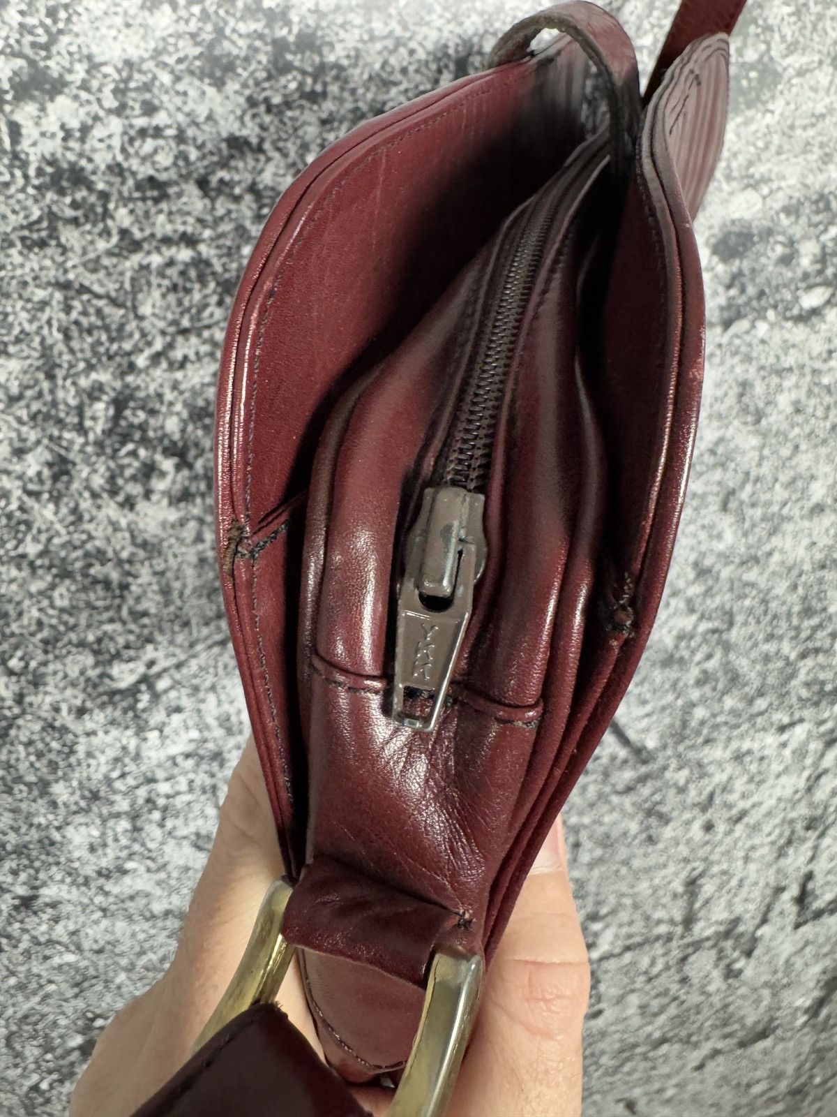 Vintage Vintage Fiocchi Italy Burgundy Leather Smooth Crossbody Bag Size ONE SIZE - 9 Thumbnail