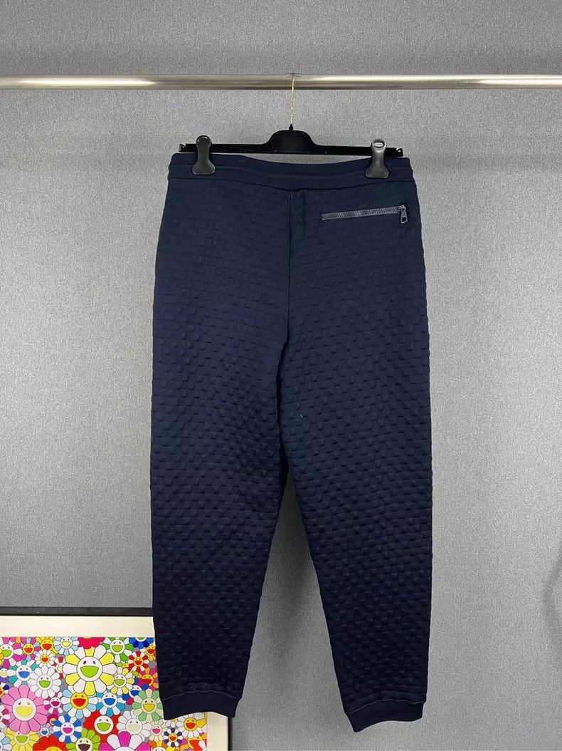 Louis Vuitton Louis Vuitton size xl Checkerboard embossed trousers Size US 28 / EU 44 - 2 Thumbnail