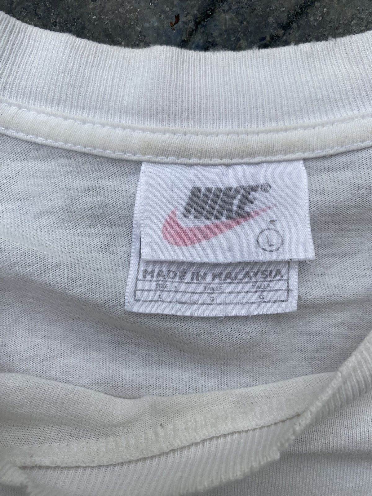 Nike × Vintage 90’s NIKE RARE BIG LOGO Y2K RETRO SWOOSH TEE TSHIRT Size US L / EU 52-54 / 3 - 5 Thumbnail