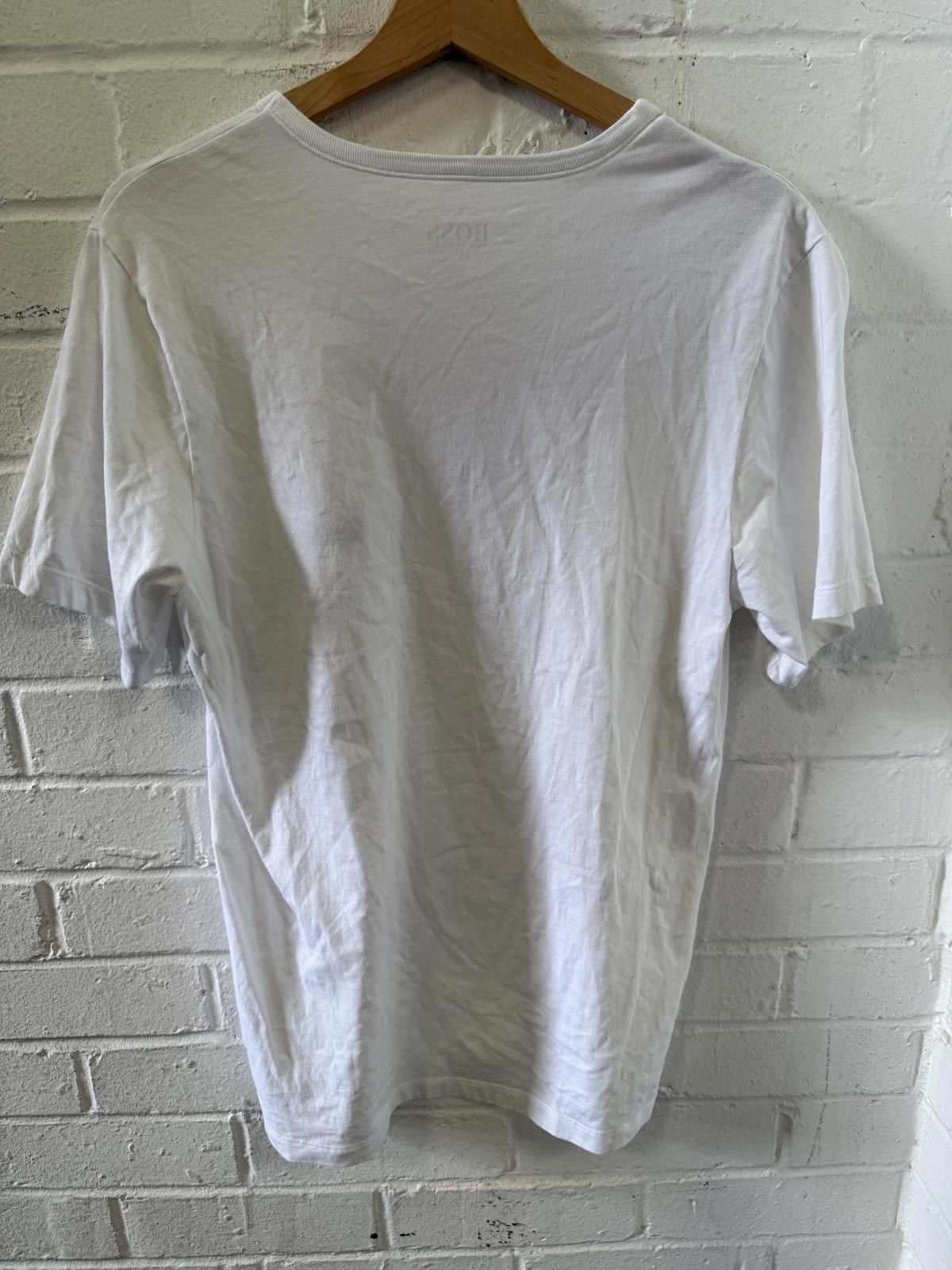 Hugo Boss BOSS White Logo T-Shirt Size US L / EU 52-54 / 3 - 2 Thumbnail
