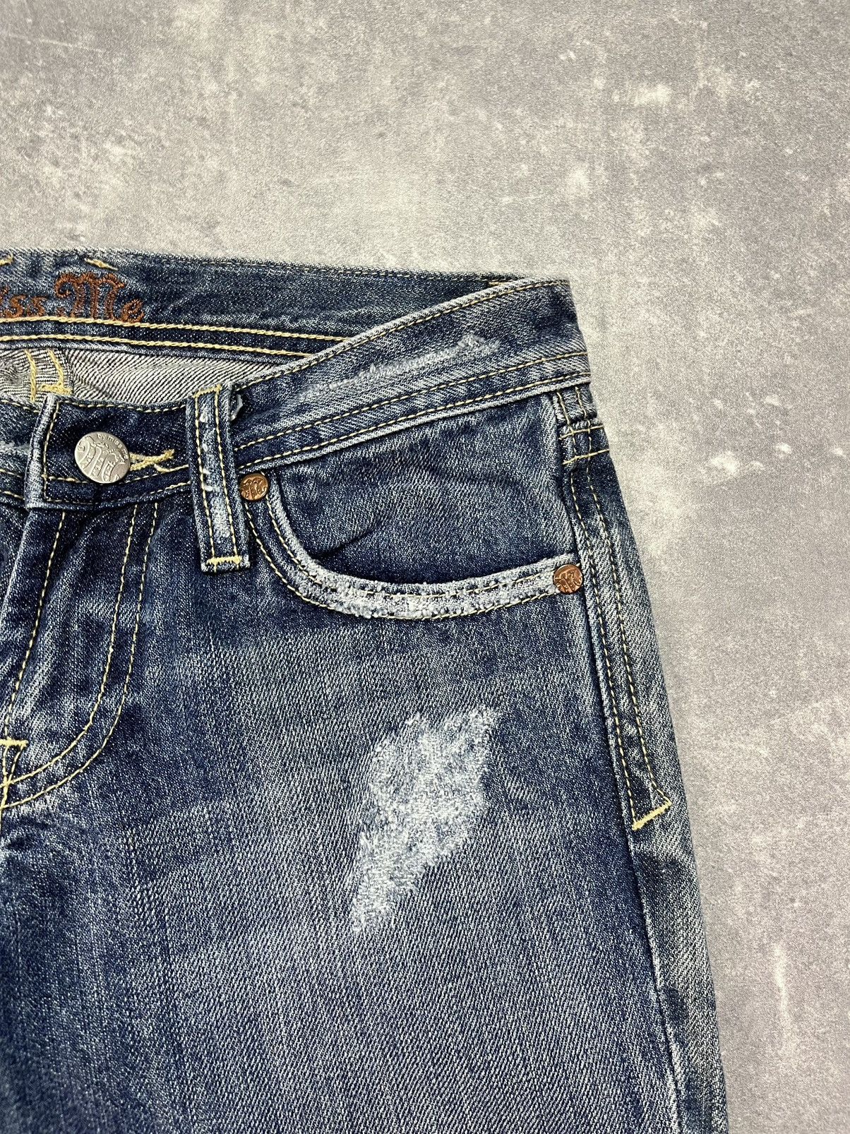 Miss Me Miss Me Vintage Embroidered Flowers Flared Bootcut Denim 25 Size 25" / US 0 / IT 36 - 8 Thumbnail