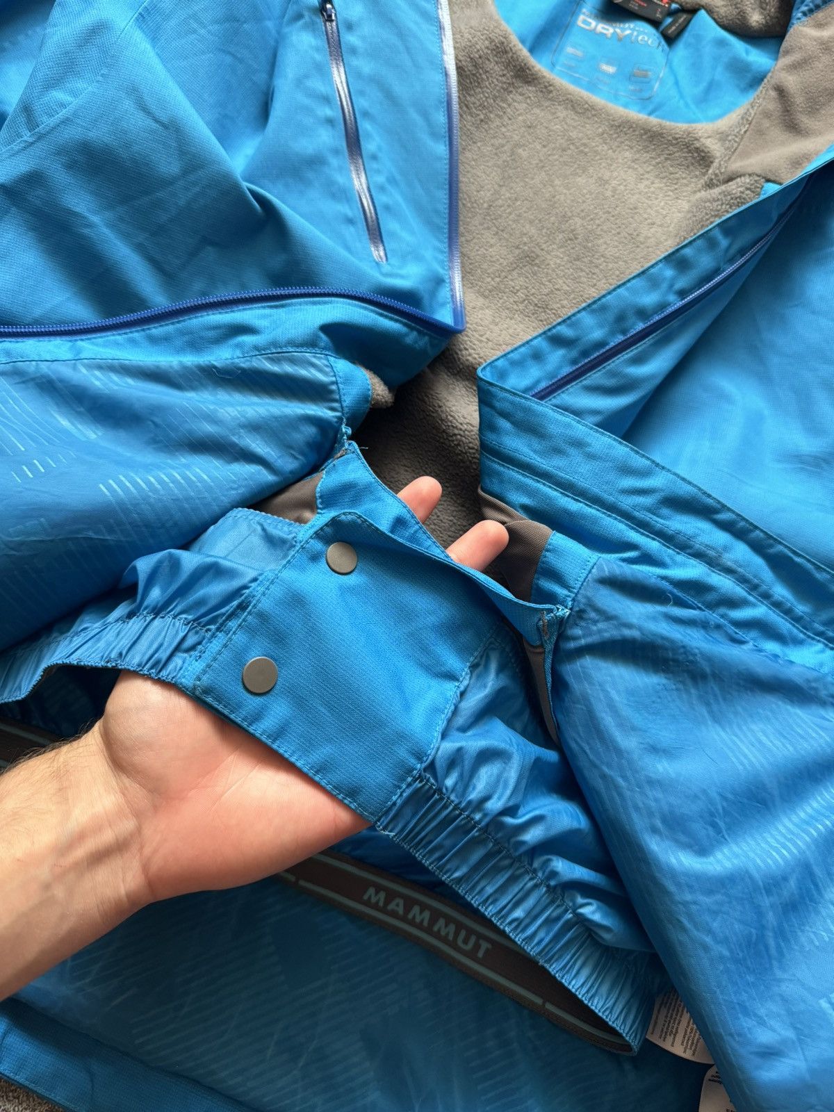 Mammut Mammut L man blue zip hooded jacket drytech windbreaker ski Size US L / EU 52-54 / 3 - 13 Thumbnail