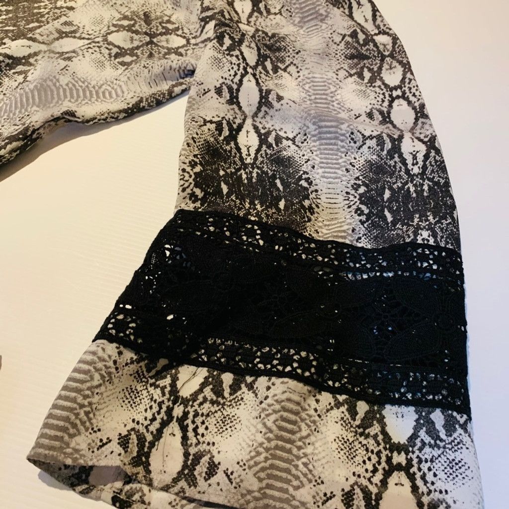 XOXO XOXO Snake skin Gray print 2 pcs Set Size S Size S / US 4 / IT 40 - 6 Thumbnail