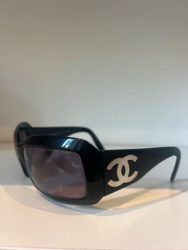 Chanel × Streetwear × Vintage CHANEL SUNGLASSES 5076-H LOGO MOTHER