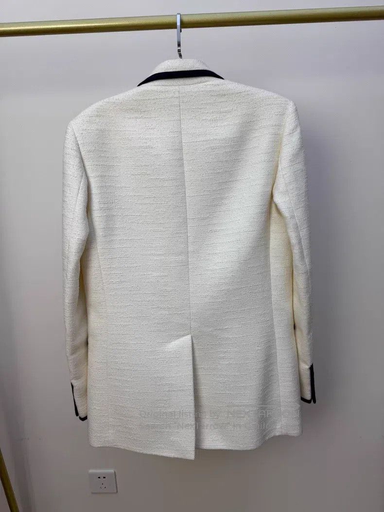 Valentino Valentino Tweed lapel small fragrant blazer Size XS / US 0-2 / IT 36-38 - 2 Thumbnail