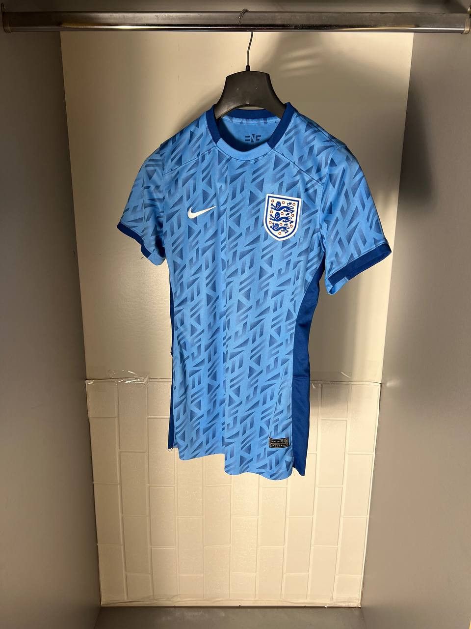 Vintage VERY RARE NIKE ENGLAND SOCCER JERSEY RETRO ARSENAL Y2K 90s Size US S / EU 44-46 / 1 - 5 Thumbnail