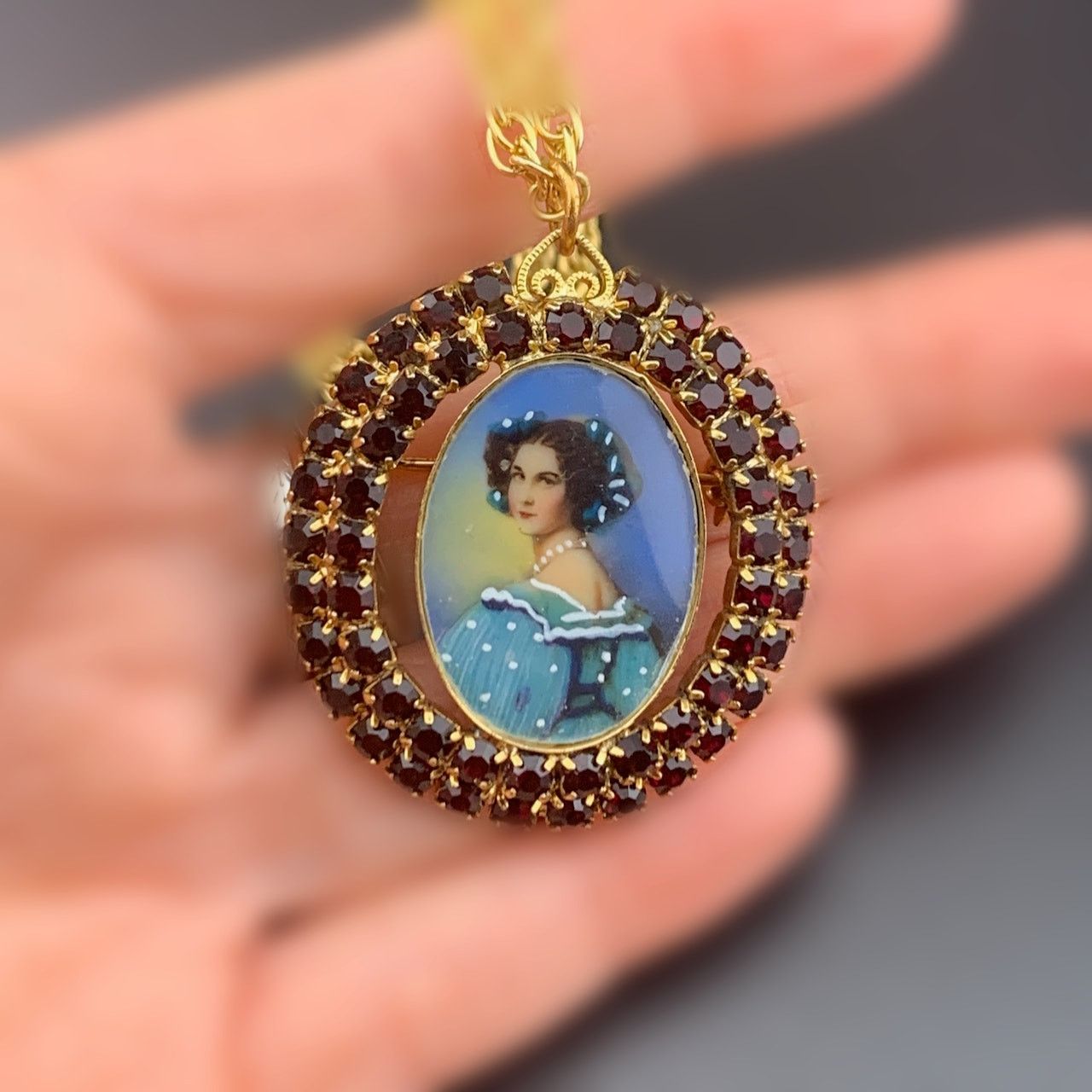 Other Hobe Vintage Gold Tone Red Rhinestone Portrait Necklace 19" Size ONE SIZE - 3 Thumbnail