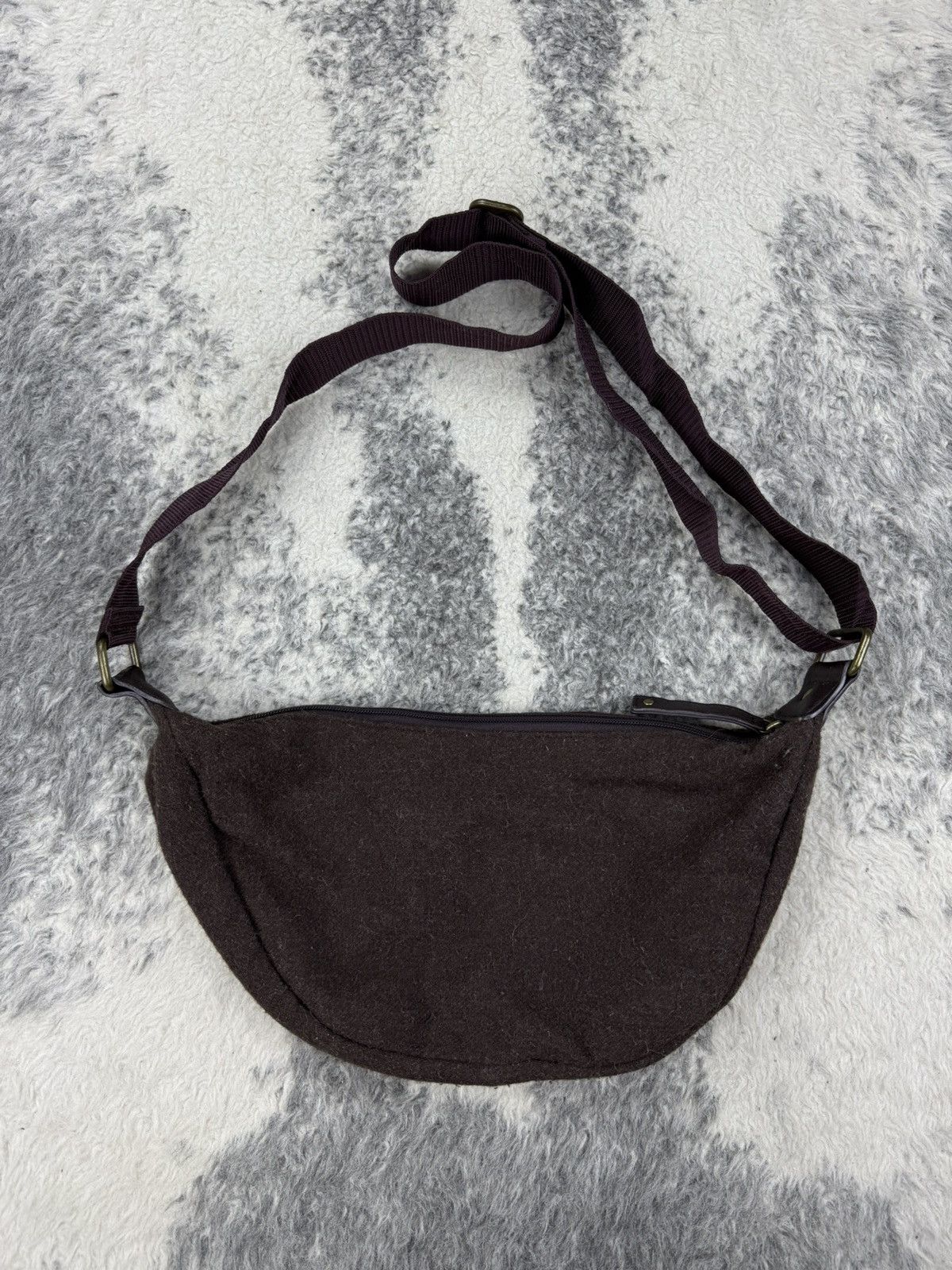 Harris Tweed × Japanese Brand Harris Tweed x Closshi Wool Banana Sling Bag Size ONE SIZE - 5 Thumbnail