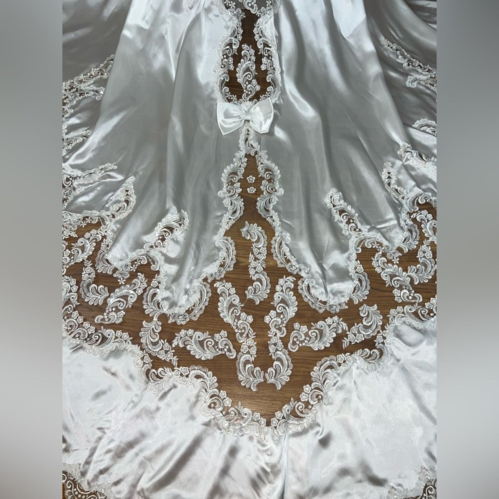 Vintage Vintage 90s Bridal Originals White Satin Wedding Gown! Size M / US 6-8 / IT 42-44 - 7 Thumbnail