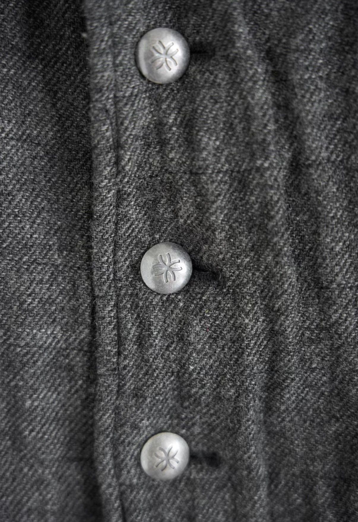 Yohji Yamamoto Yohji Yamamoto 05AW Carved Silver Buckle Gathered Blazer J4 Size US M / EU 48-50 / 2 - 7 Thumbnail