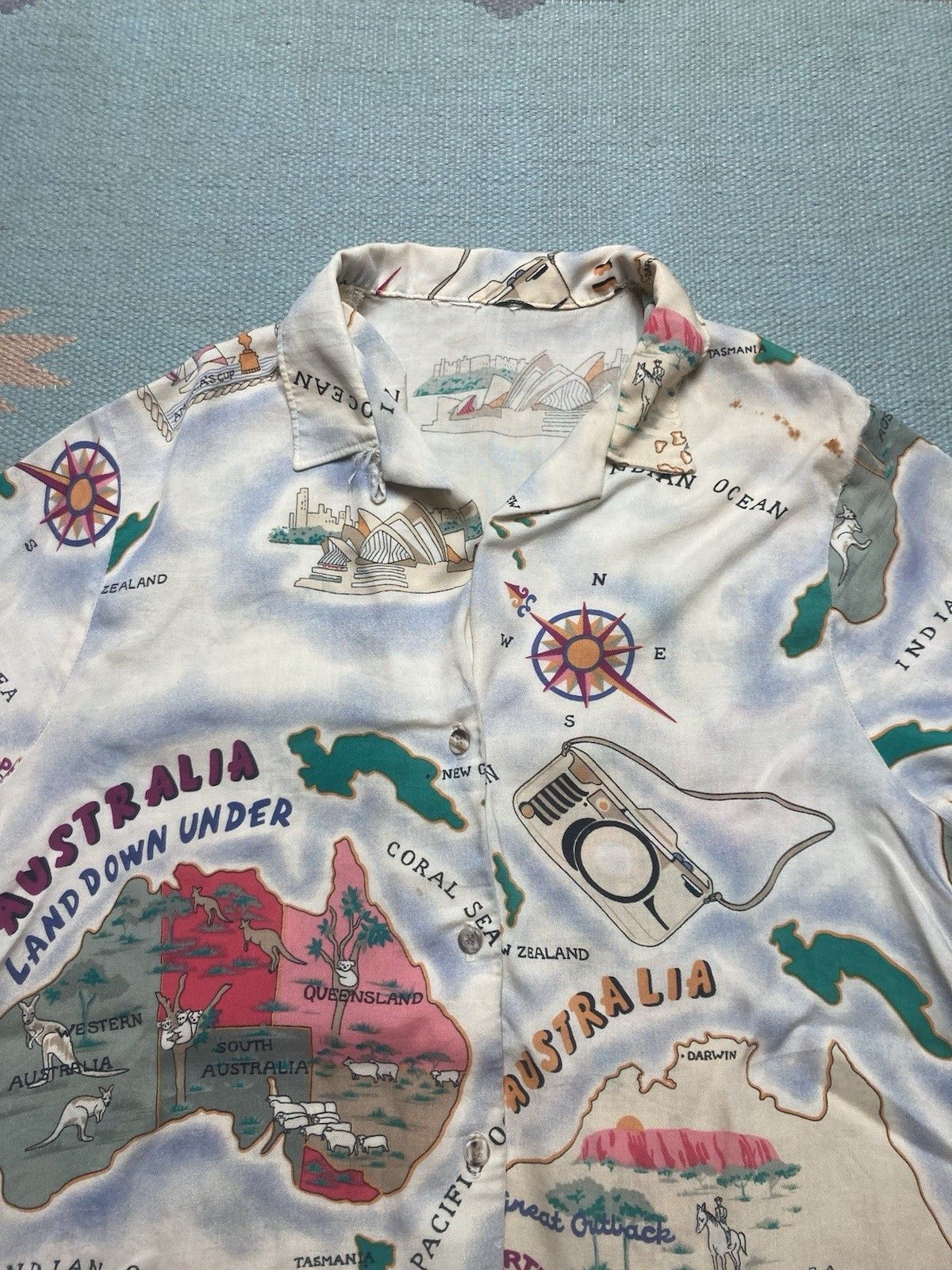 Vintage 70s loop collar hawaiian shirt rayon picture print map S Size US S / EU 44-46 / 1 - 4 Thumbnail