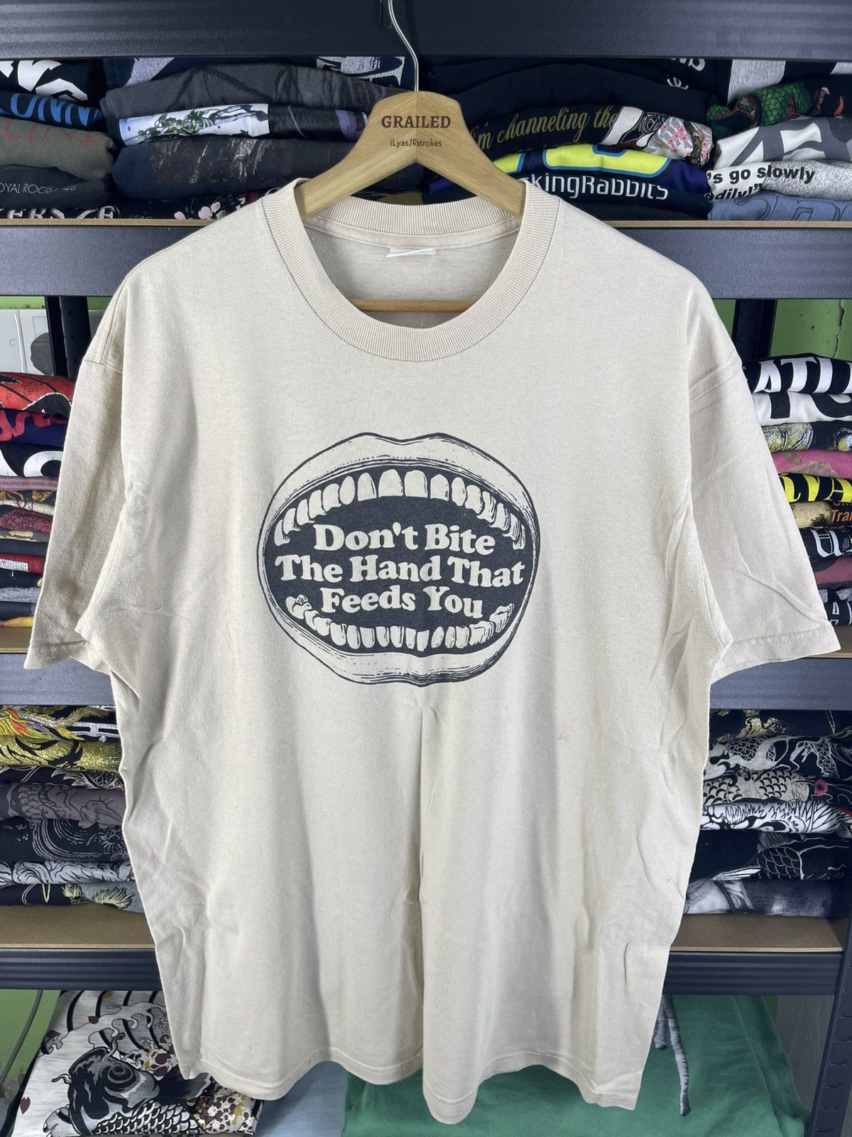 Supreme Supreme Don't Bite The Hand That Feeds You Tee from 2003 Size US L / EU 52-54 / 3 - 1 Thumbnail
