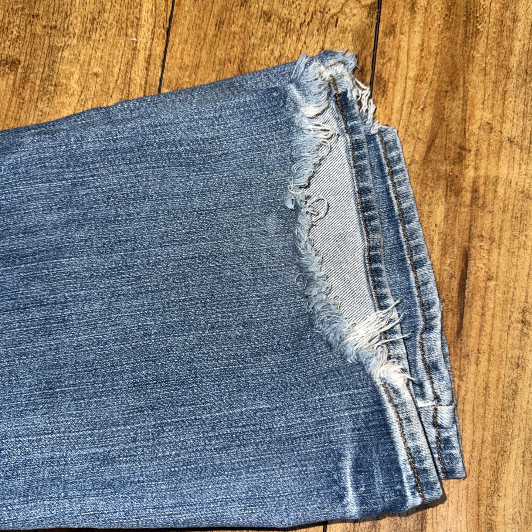 Lucky Brand VINTAGE Lucky Brand by Gene Montesano Distressed Flare Jeans 34x32 Bootcut Men 34x32 Blue Denim Cotton Size US 34 / EU 50 - 2 Thumbnail