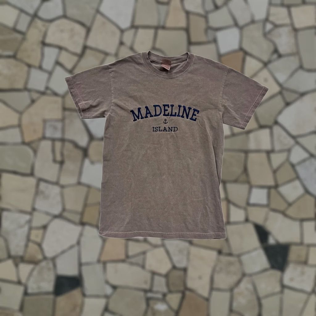 Gildan Madeline Island Graphic T-Shirt Brown S Women's S Cotton Crewneck Short Sleeves Summer Gildan Size US S / EU 44-46 / 1 - 1 Thumbnail