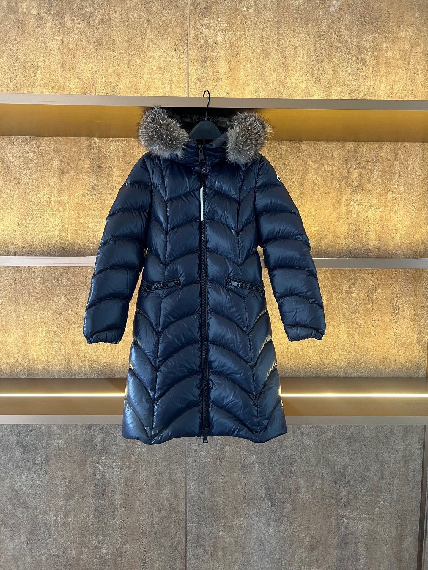 Moncler Moncler ALBIZIA Fur Collar Down Jacket Size XS / US 0-2 / IT 36-38 - 1 Thumbnail