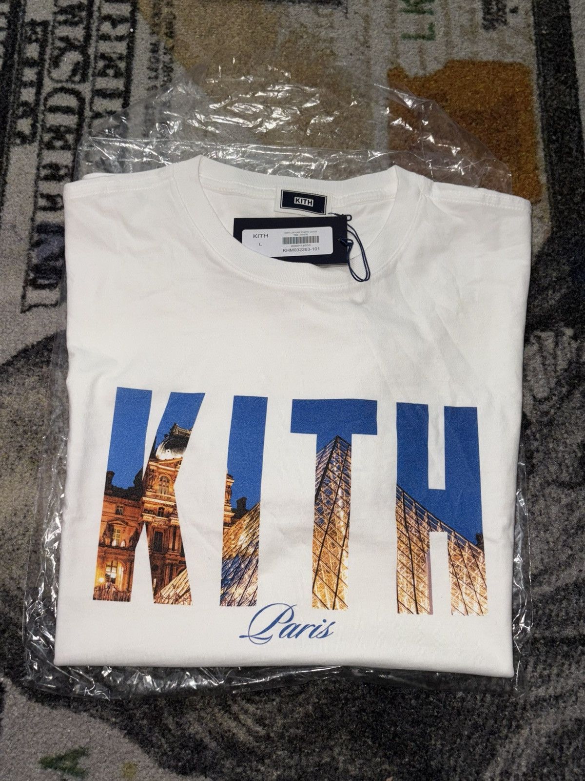 Kith Kith Paris Louvre Photo Logo Tee White (Instore Exclusive) Size US L / EU 52-54 / 3 - 3 Thumbnail