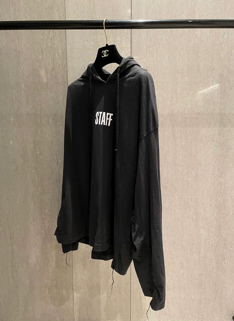 Vetements Vetements Black Classic 'Staff' Lettering Hoodie Size US S / EU 44-46 / 1 - 2 Thumbnail