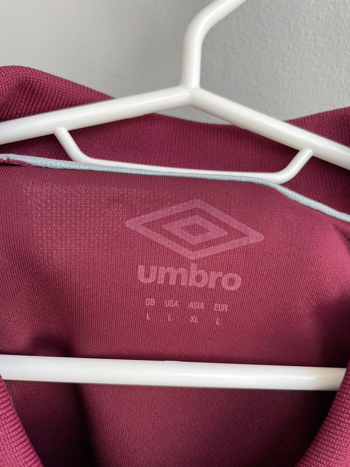 Umbro WEST HAM UNITED 2021 2022 HOME FOOTBALL SHIRT SOCCER JERSEY Size US L / EU 52-54 / 3 - 13 Thumbnail