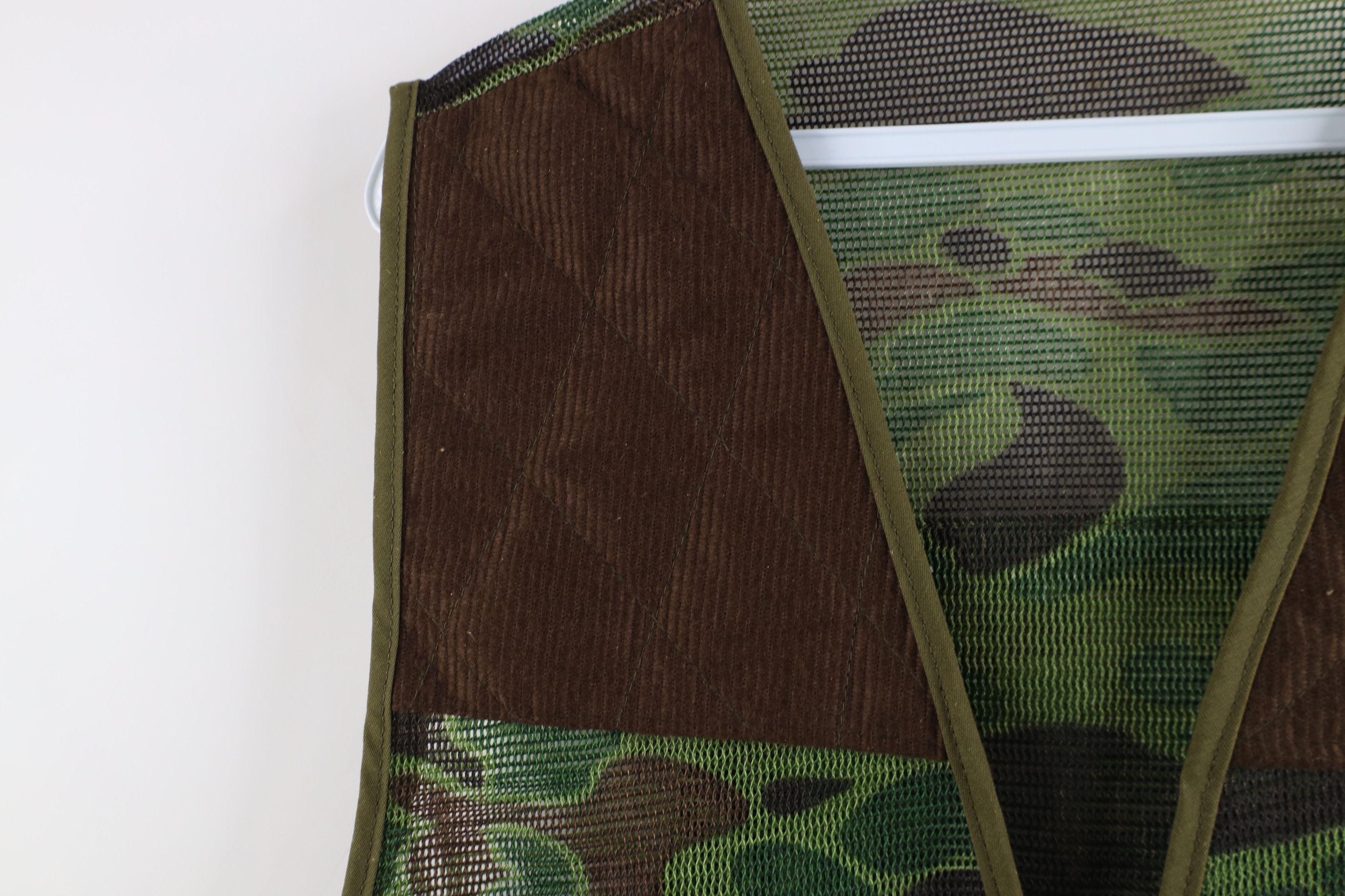 Vintage Vintage 70s Streetwear Camouflage Mesh Hunting Vest Jacket Size US L / EU 52-54 / 3 - 6 Thumbnail