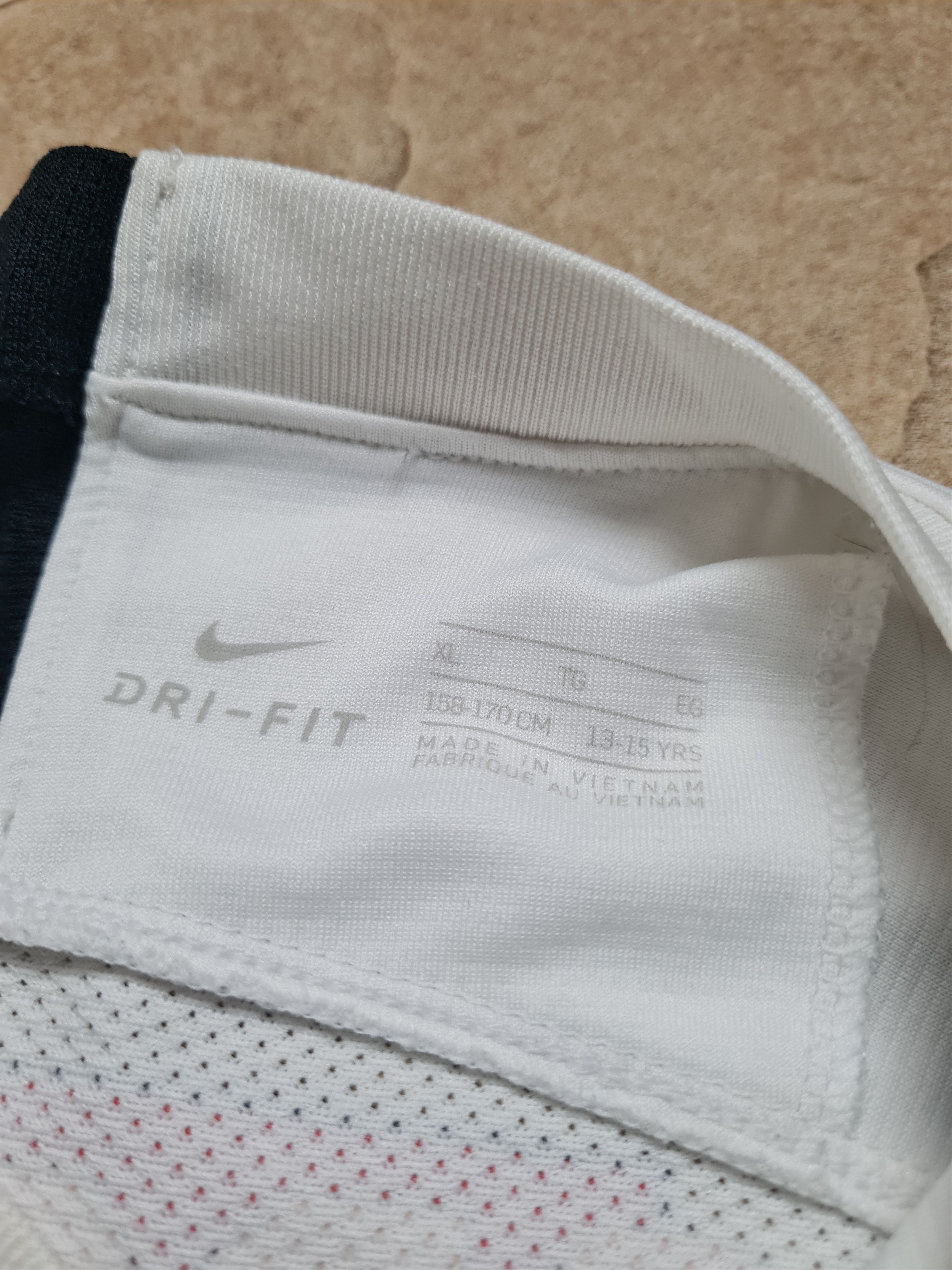 Nike BSC YOUNG BOYS 2019/2020 AWAY SHIRT SOCCER NIKE # 18 NSAME Size US XS / EU 42 / 0 - 18 Thumbnail