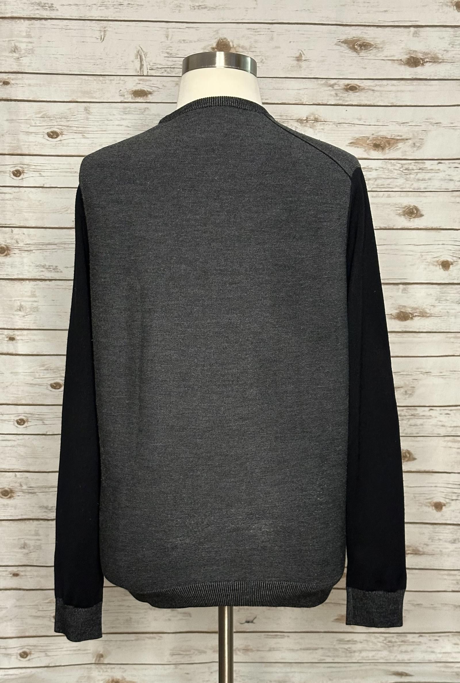 Vince Vince 100% wool grey and black colorblock sweater Size XL Size US XL / EU 56 / 4 - 4 Thumbnail