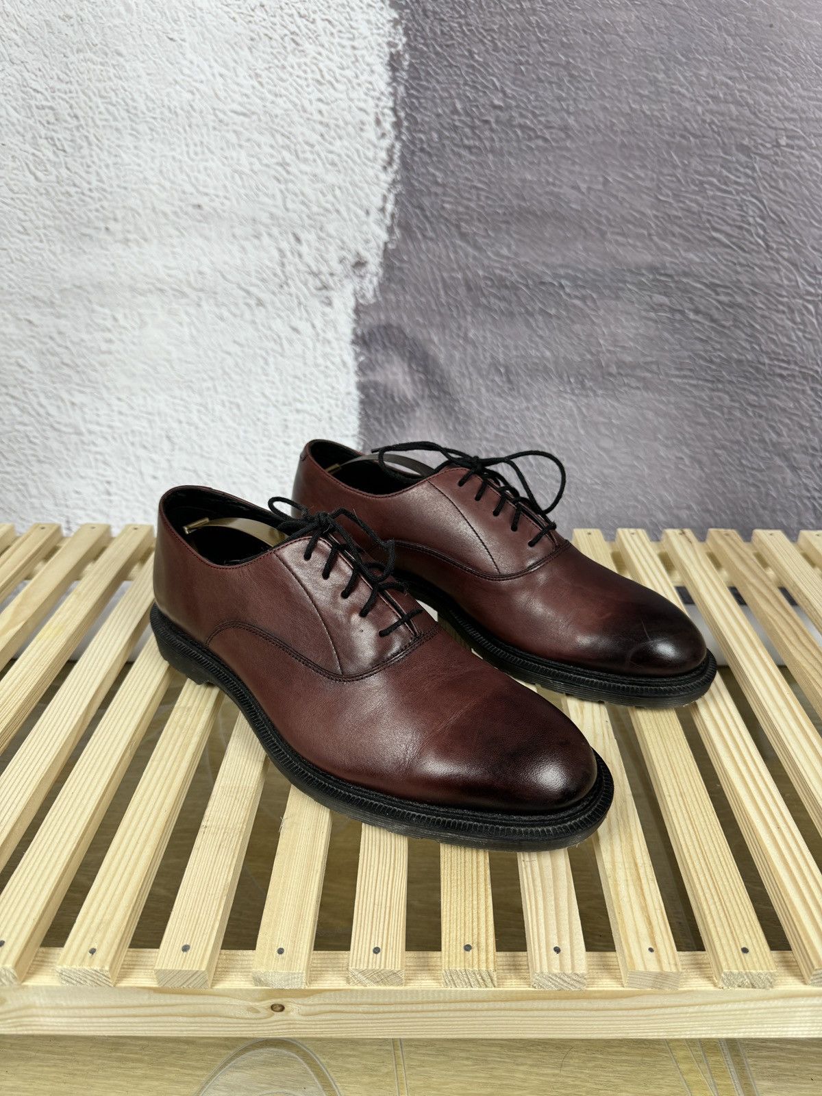 Dr. Martens Dr.Martnes AW501 leather Oxford classic leather shoes Size US 11 / EU 44 - 1 Thumbnail