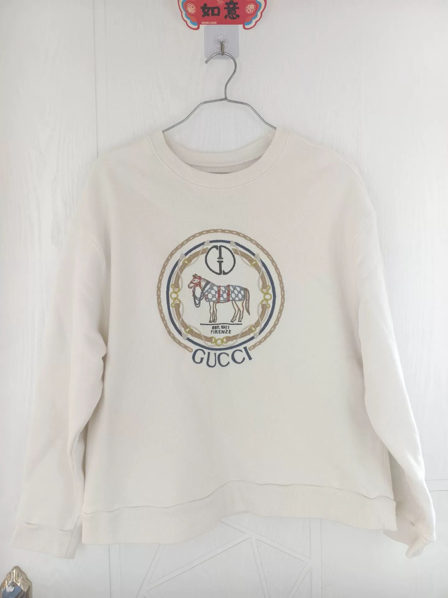 Gucci Gucci Women's White Logo Sweatshirt Size M / US 6-8 / IT 42-44 - 1 Thumbnail