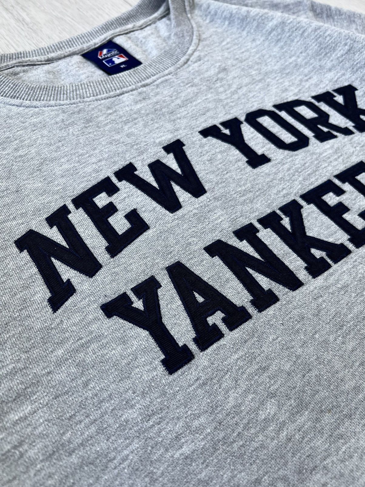 Majestic MLB New York Yankees Vintage Crewneck Sweatshirt Center Logo Size US XL / EU 56 / 4 - 4 Thumbnail