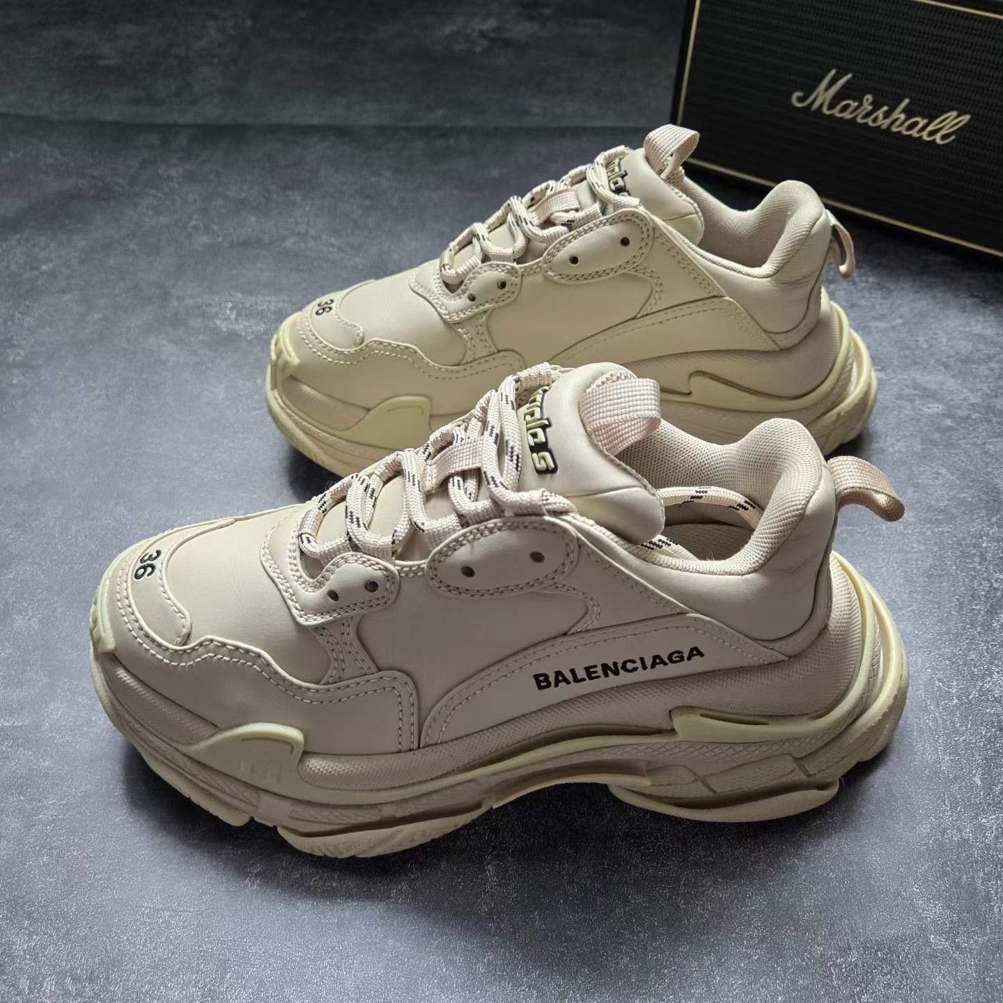 Balenciaga Balenciaga Beige Lowtop Sneakers S Women Size US 6 / IT 36 - 1 Thumbnail