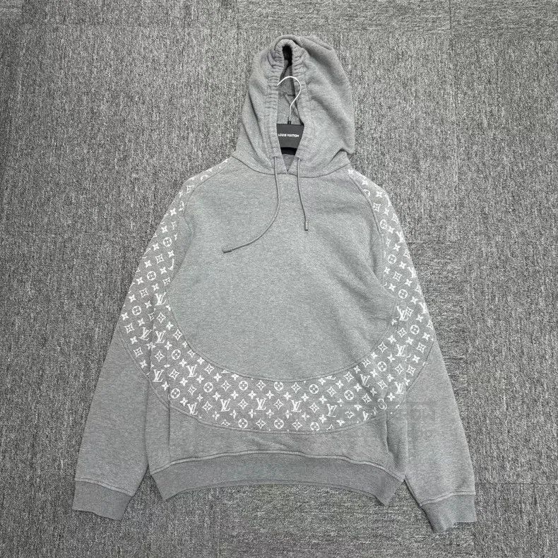 Louis Vuitton Louis Vuitton Grey Circus Hoodie Size US L / EU 52-54 / 3 - 1 Thumbnail