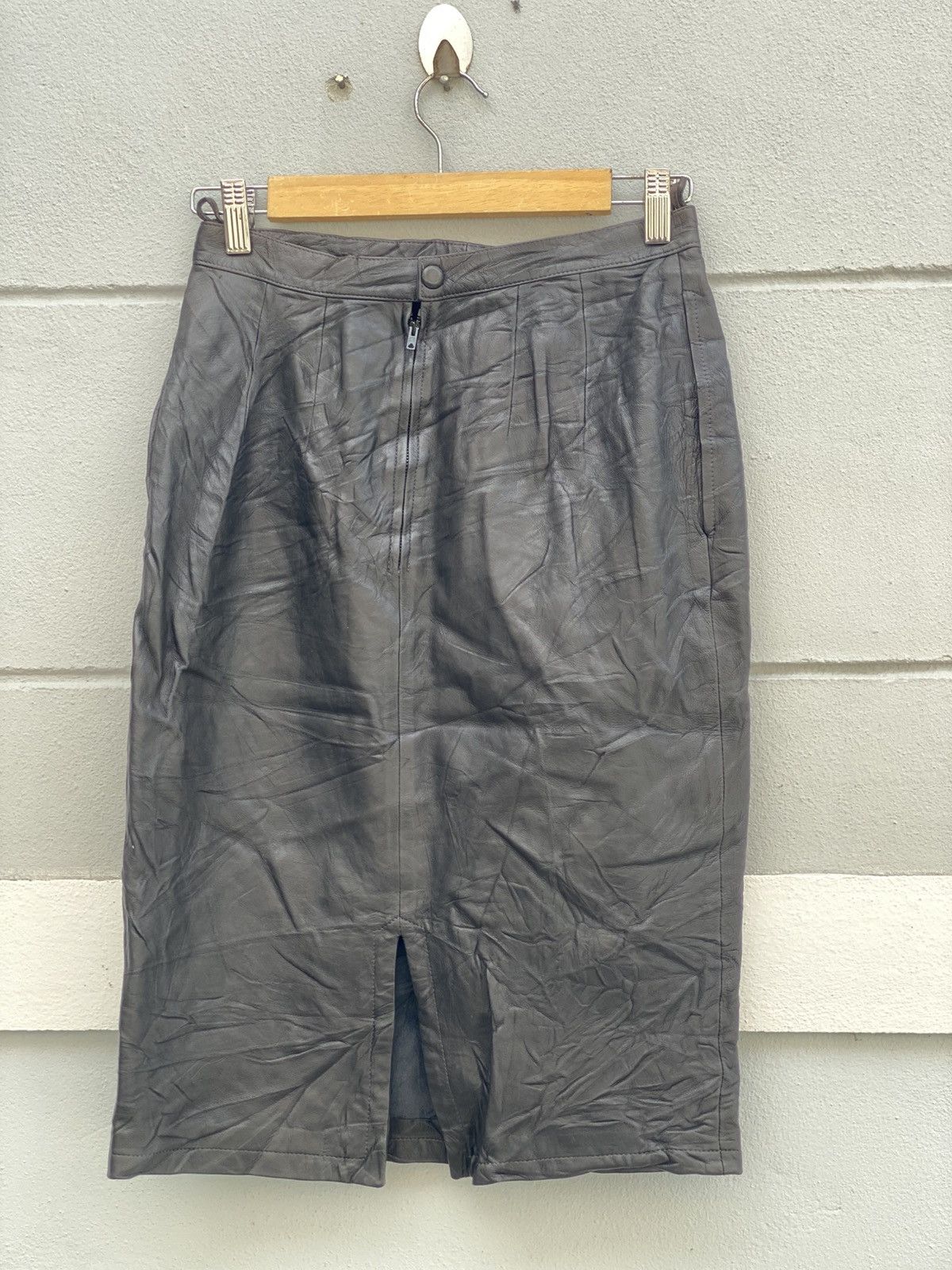 Hanae Mori Vintage 80s Hanae Mori Paris Bright Skirt black leather Size 26" / US 2 / IT 38 - 1 Thumbnail