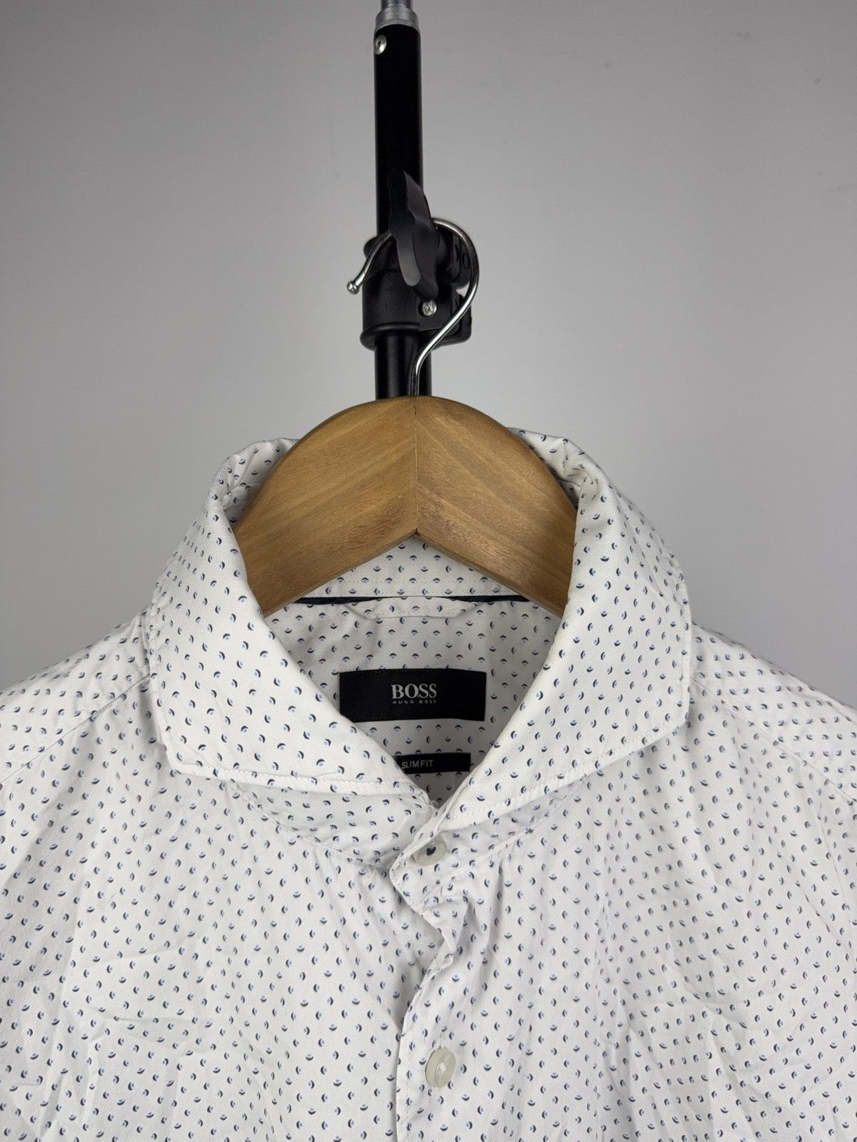Hugo Boss Luxury HUGO BOSS Slim Fit Microdot White Dress Shirt 39 / M Size US M / EU 48-50 / 2 - 3 Thumbnail