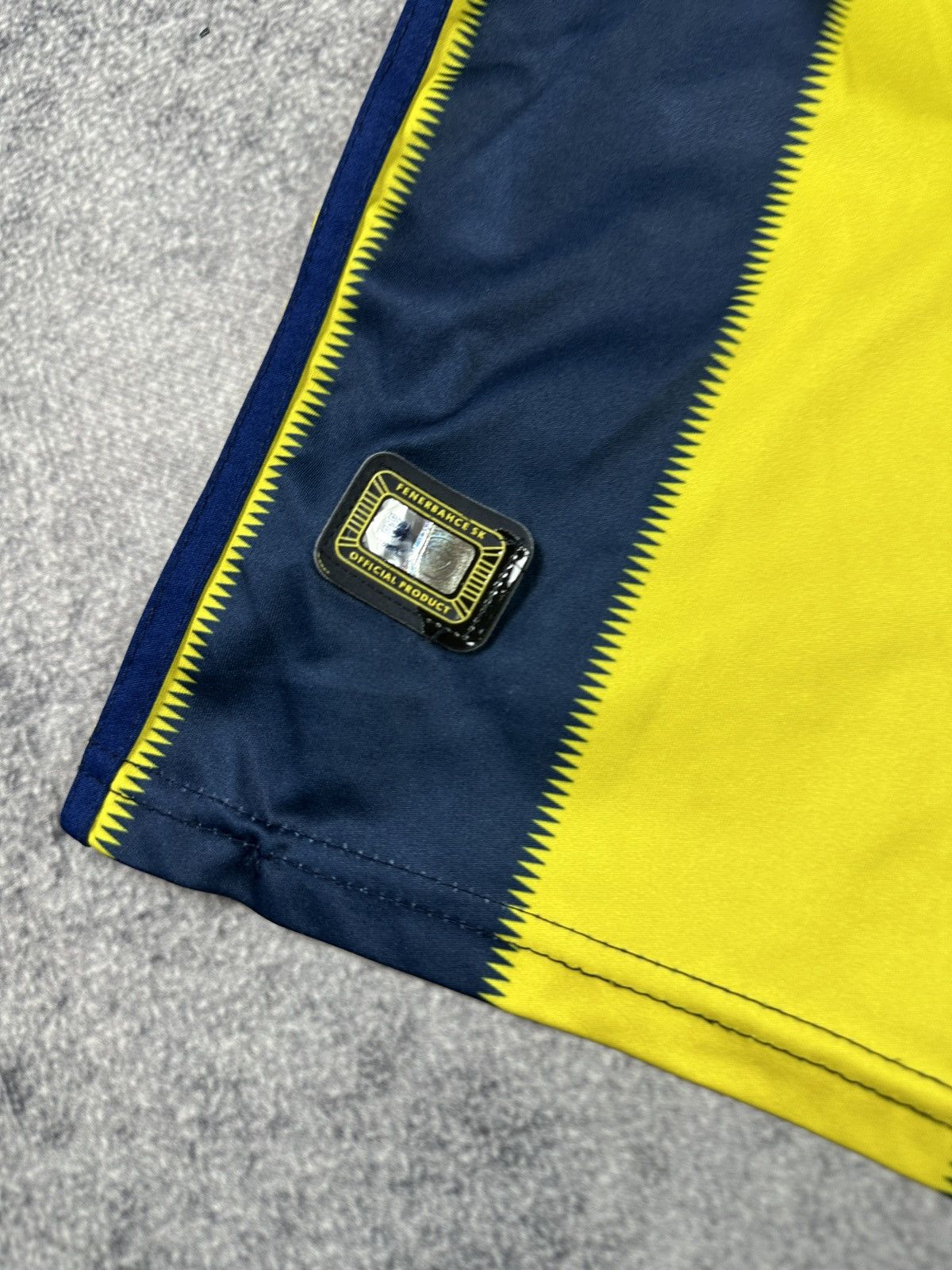 Vintage Vintage Adidas Fenerbahche Soccer Jersey Turkey Blokecore S Size US S / EU 44-46 / 1 - 2 Thumbnail